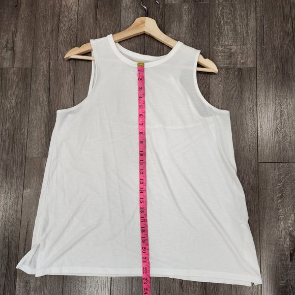 Old Navy Active Cool Dry Top with Side Slits - Picture 3 of 7